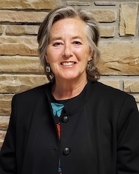 Headshot of Laura Dykes
